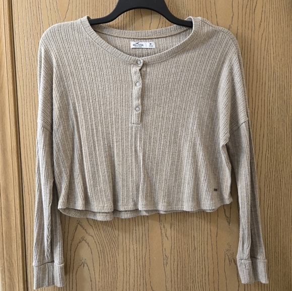Hollister Tops - Hollister Cropped Ribbed Beige Long Sleeve sz M